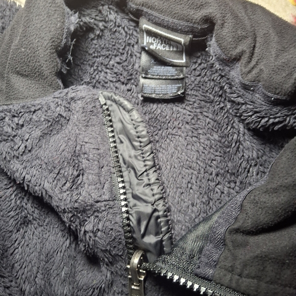 The North Face Women’s Black Full-Zip Fleece Jacket - Picture 4 of 8